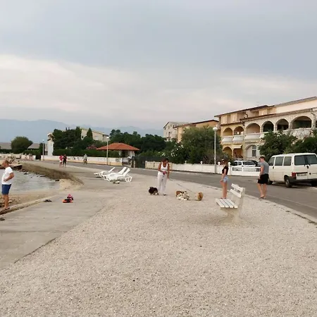 דירה Selena ויר