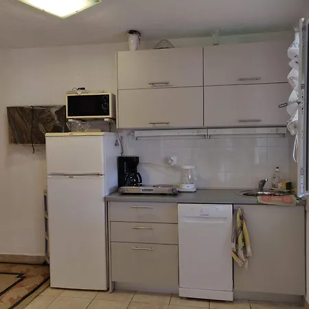 Selena Apartment Vir
